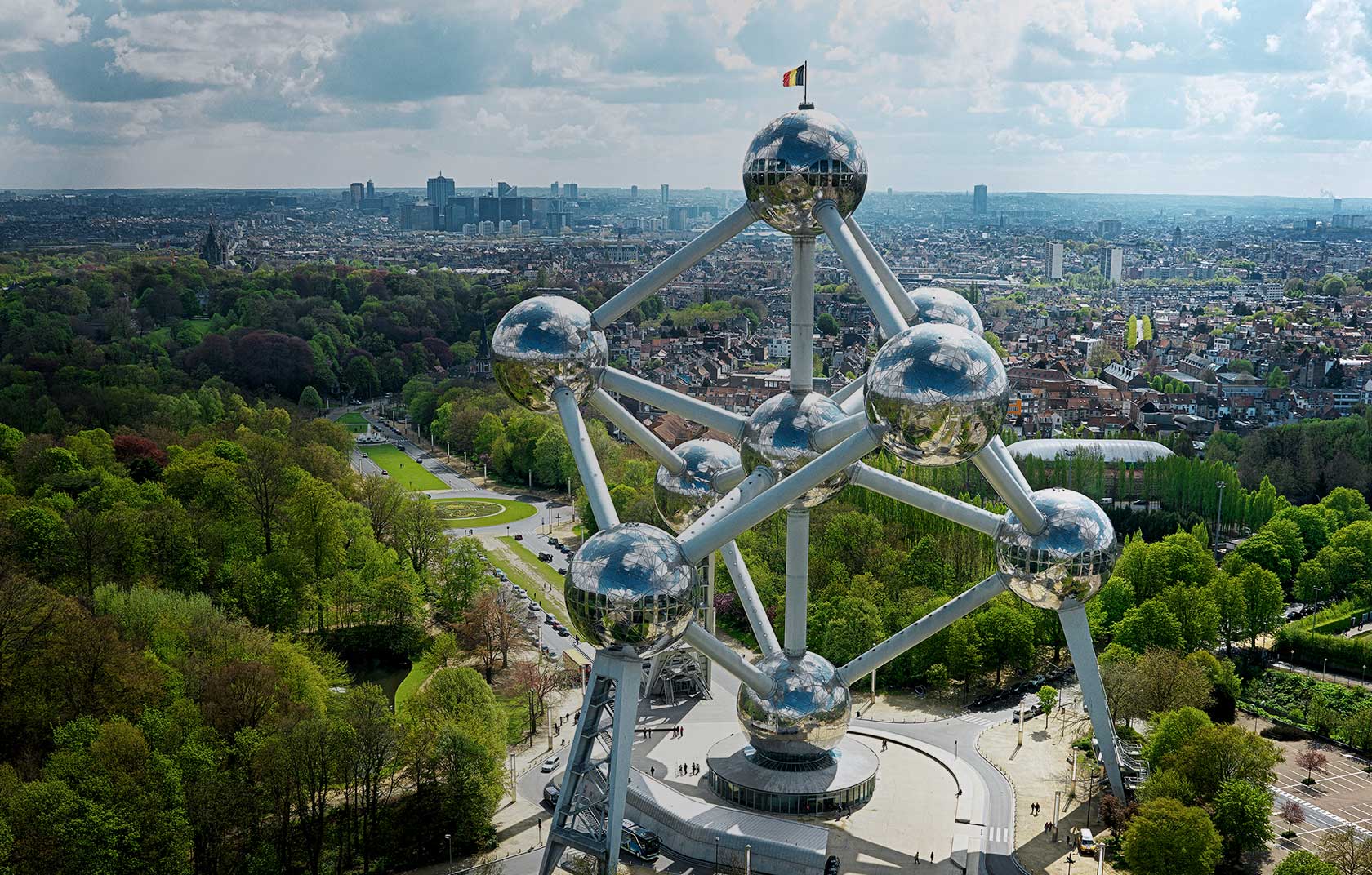 Atomium before image